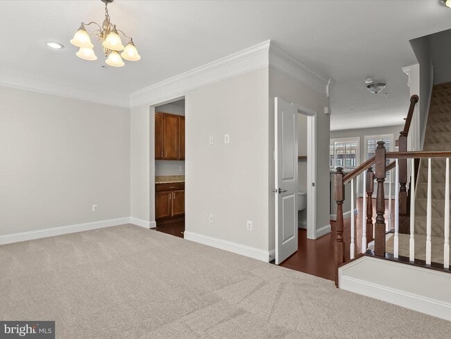 Building Photo - 5803 Lois Ln