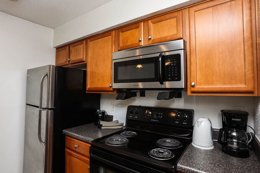 Building Photo - 911 Cameo Dr