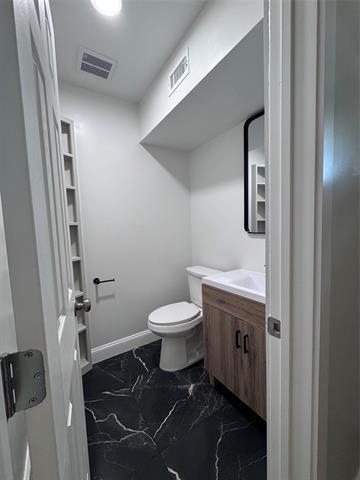 Building Photo - 2553 Wicker Ave