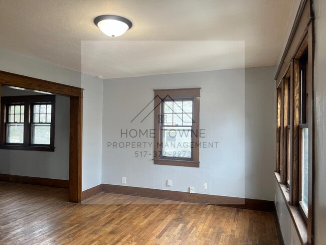 Building Photo - 1117 Berten St