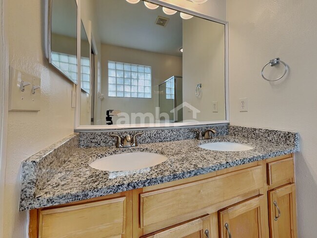 Building Photo - 1130 Cherry Valley Way