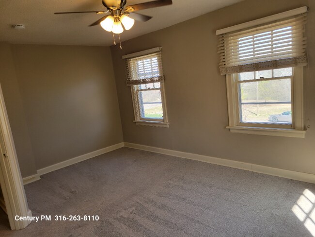 Building Photo - 3419 Edgemont St