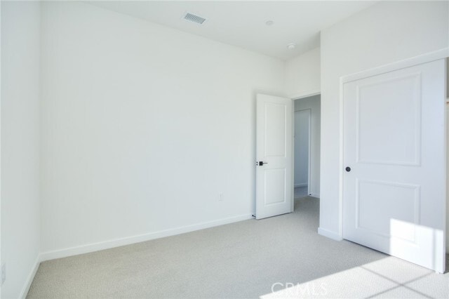 Building Photo - 6003 Huntington Dr
