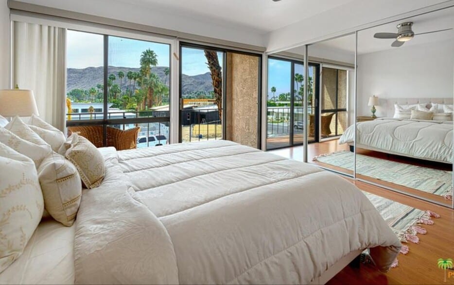 Bed room with mountain view - 2727 S Sierra Madre