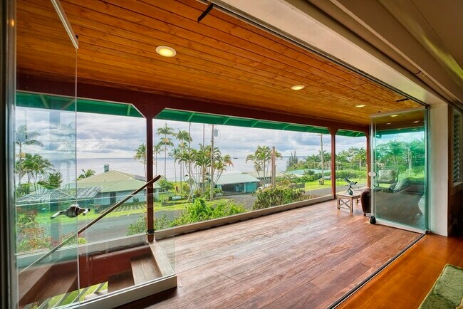 Building Photo - 16 Kuikahi St