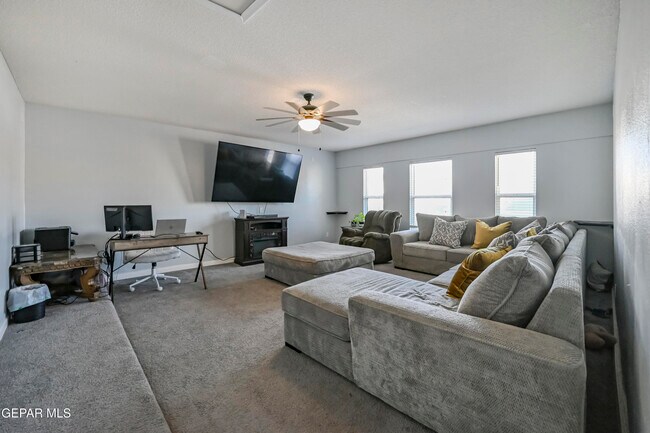 Building Photo - 12732 Tierra Salas Dr