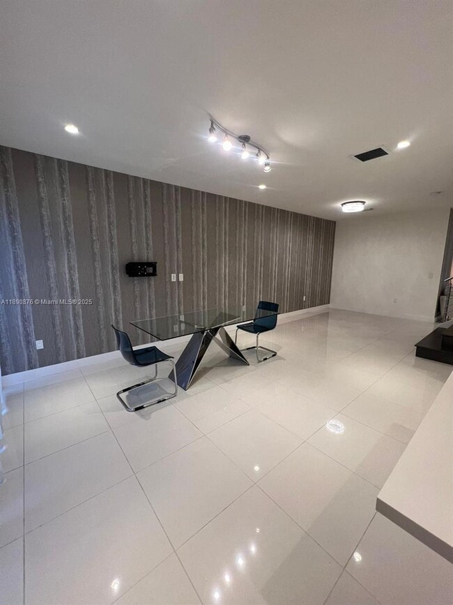 Building Photo - 10422 NW 64th Terrace