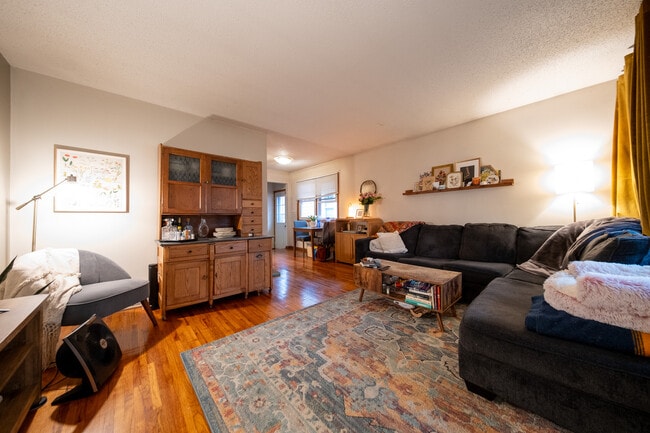 Building Photo - 3235 S 39th Ave