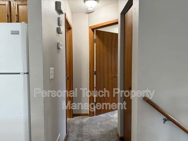 Building Photo - 2510 Amber Valley Ct S