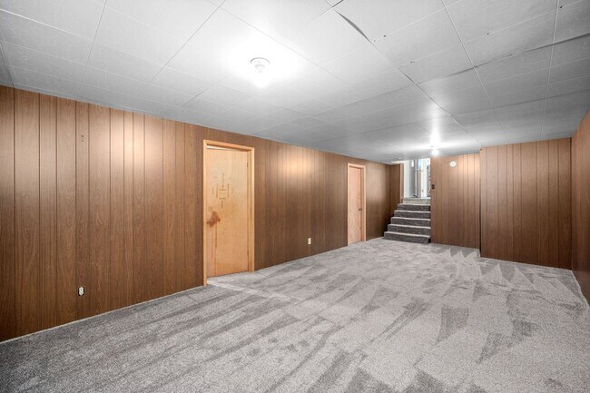 Building Photo - 806 S Adams Rd