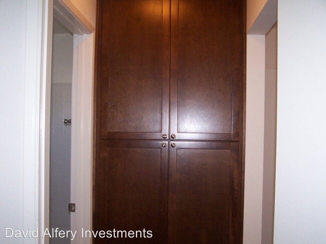 Building Photo - 4755-4757 Jessie Ave