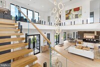 Building Photo - 1733 Chain Bridge Rd