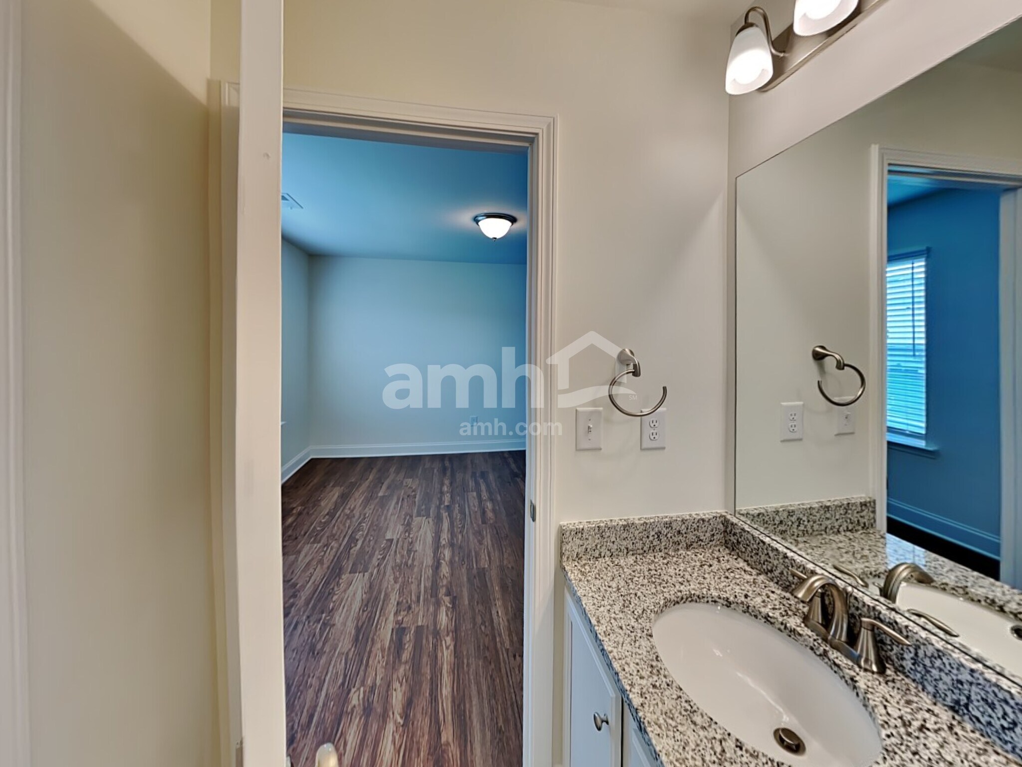 Building Photo - 5215 Smithbriar Dr