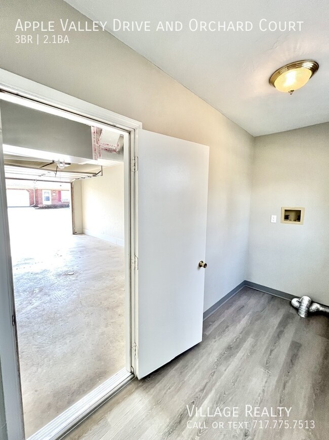 Building Photo - 910 Apple Valley Dr