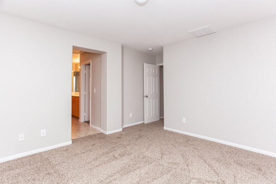 Building Photo - 6434 N Sean Creek St