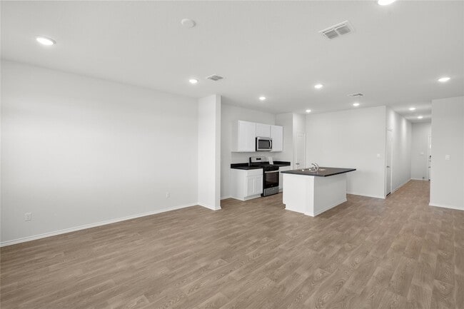 Building Photo - 206 W Jackson Ave