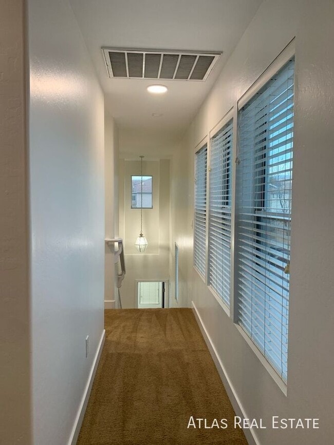 Building Photo - 4125 E Baylor Ln