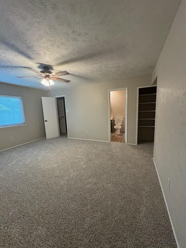 Building Photo - 3810 Marywood Dr