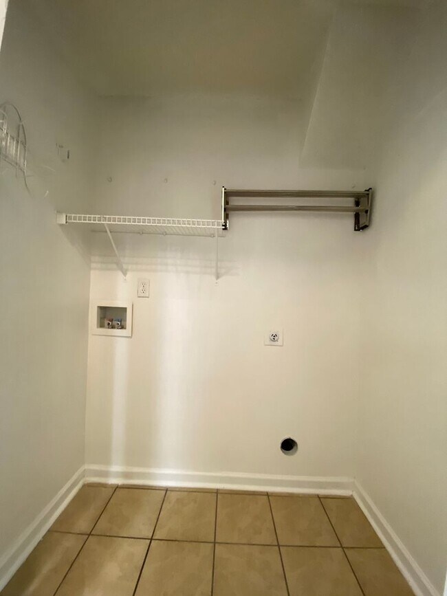 Building Photo - Adorable 3 Bedroom 3 Bath in Preston Green