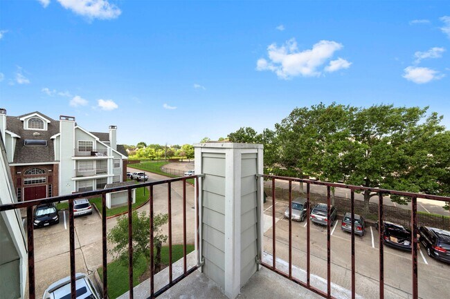 Building Photo - 10630 Westbrae Pkwy