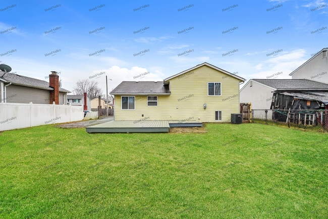 Building Photo - 2564 Weyburn Rd