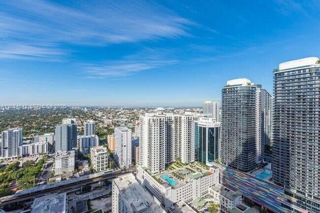 Building Photo - 1000 Brickell Plaza