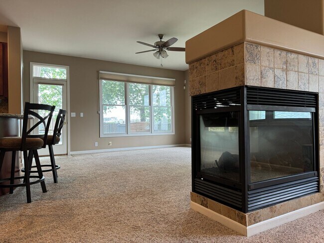 Building Photo - Elkhorn Home For Rent In Quiet Neighborhood