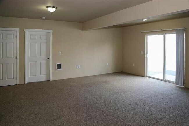 Main living space or living room - 5119 E Buckeye Ave