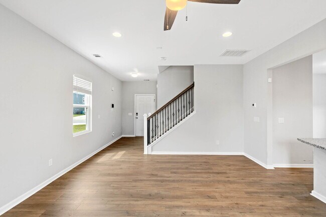 Building Photo - 23 Toxaway Ln