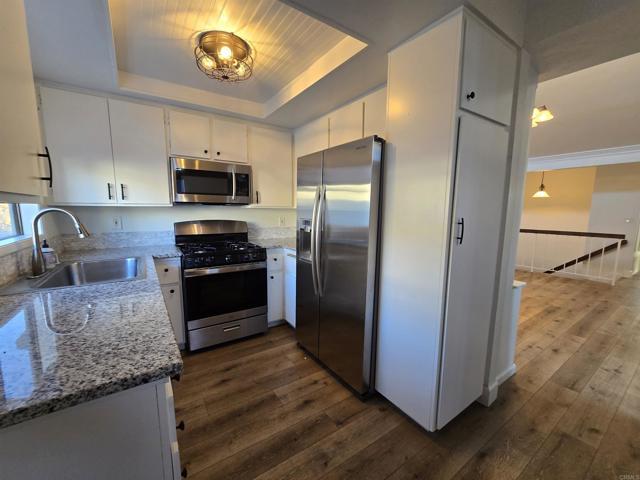 Building Photo - 2135 E Valley Pkwy