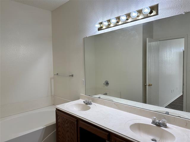 Building Photo - 4412 Park Creek Ct