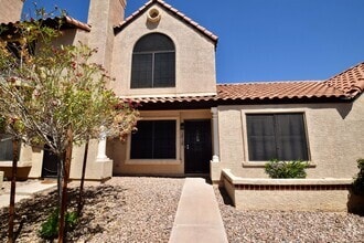 Building Photo - Beautiful 2 bed 2.5 bath Townhouse in Mesa!