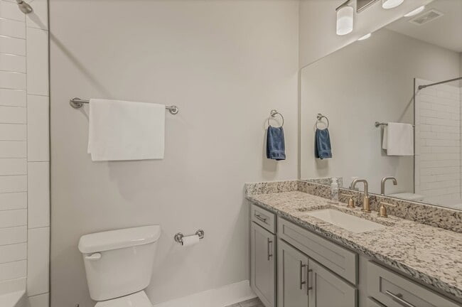 Building Photo - 207 Stonecrest Cir