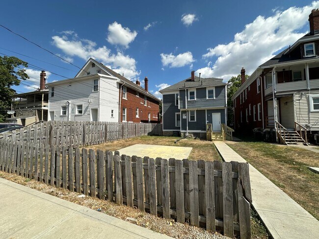 Building Photo - 1837 N 4th St