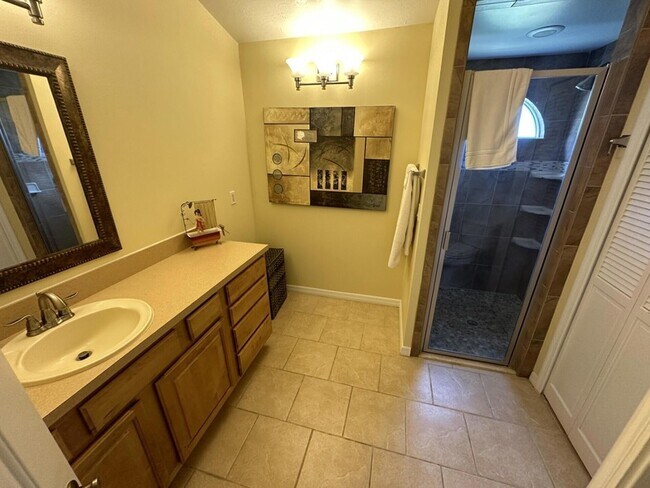 Building Photo - 1500 Bella Casa Ct