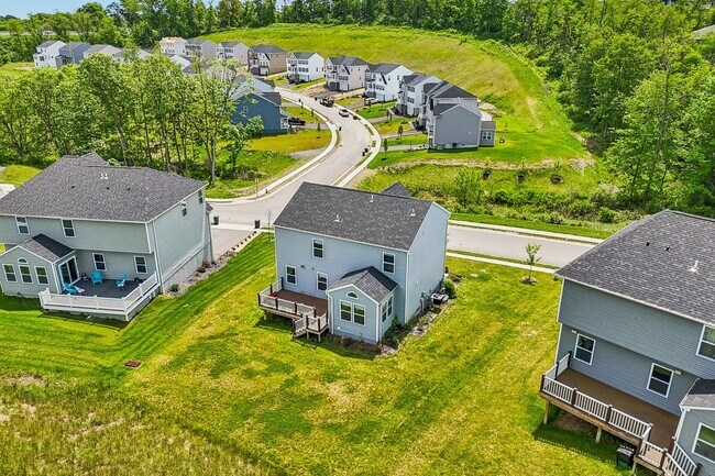 Building Photo - 1105 Deerfield Dr