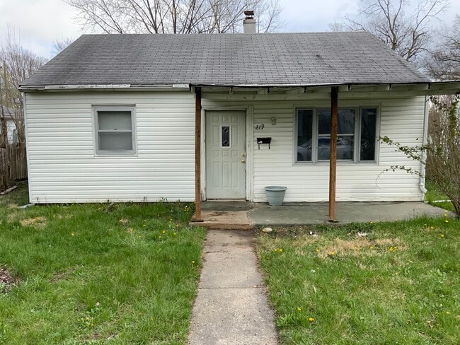 Primary Photo - 219 Grace St