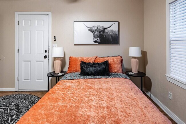 Building Photo - Move In Special of half off the first mont...