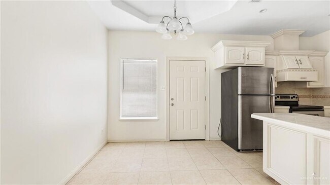 Building Photo - 2013 Agua Fina Ave