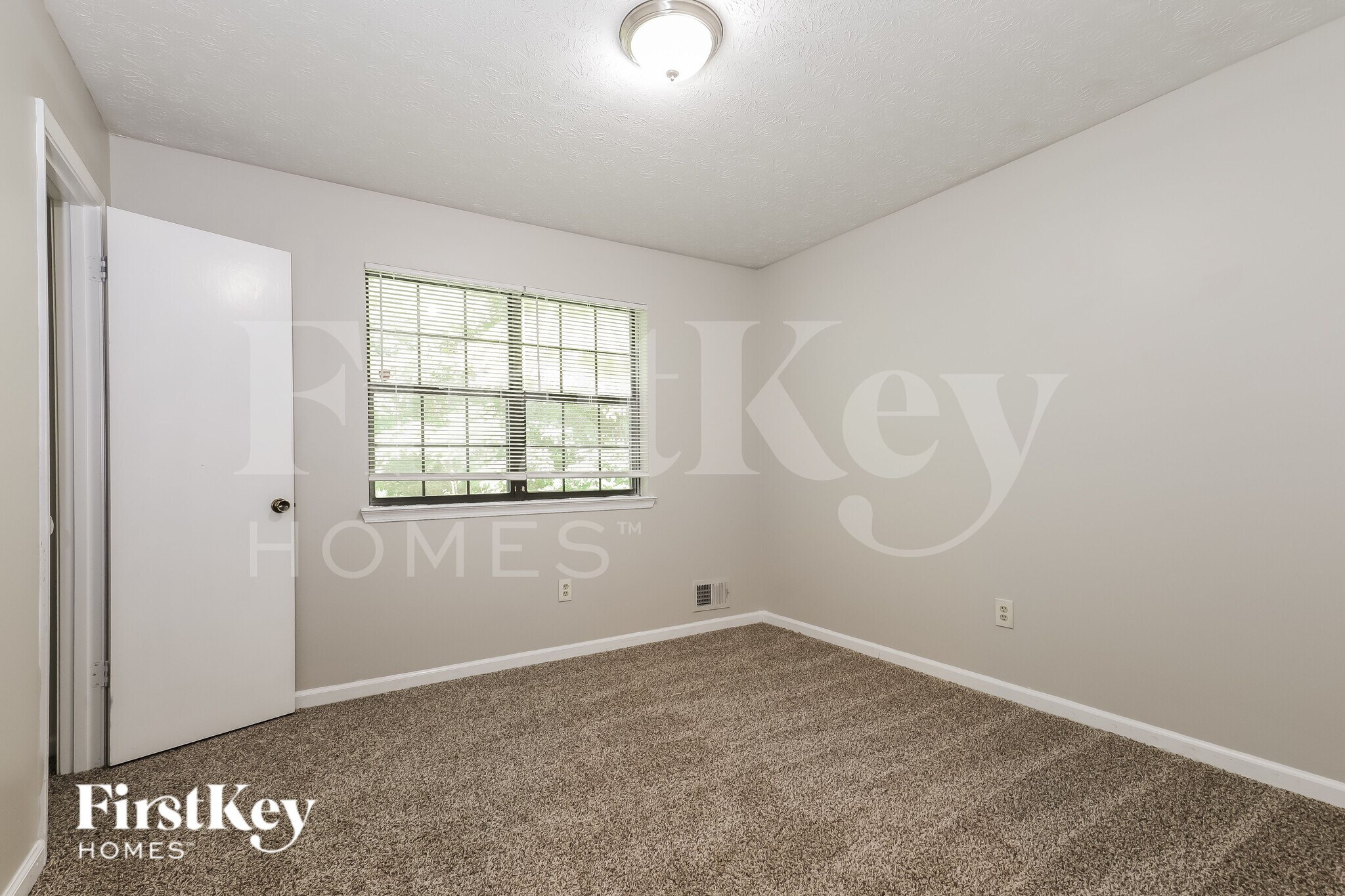 Building Photo - 10485 Ace Ct