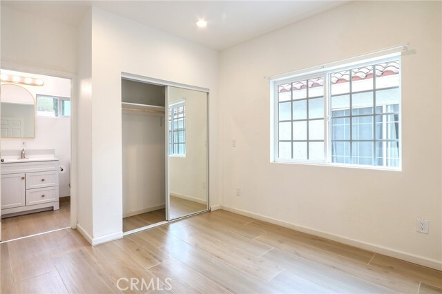 Building Photo - 268 Macalester Dr