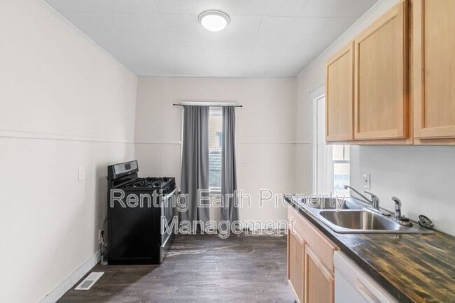 Building Photo - 6546 Joseph Ave