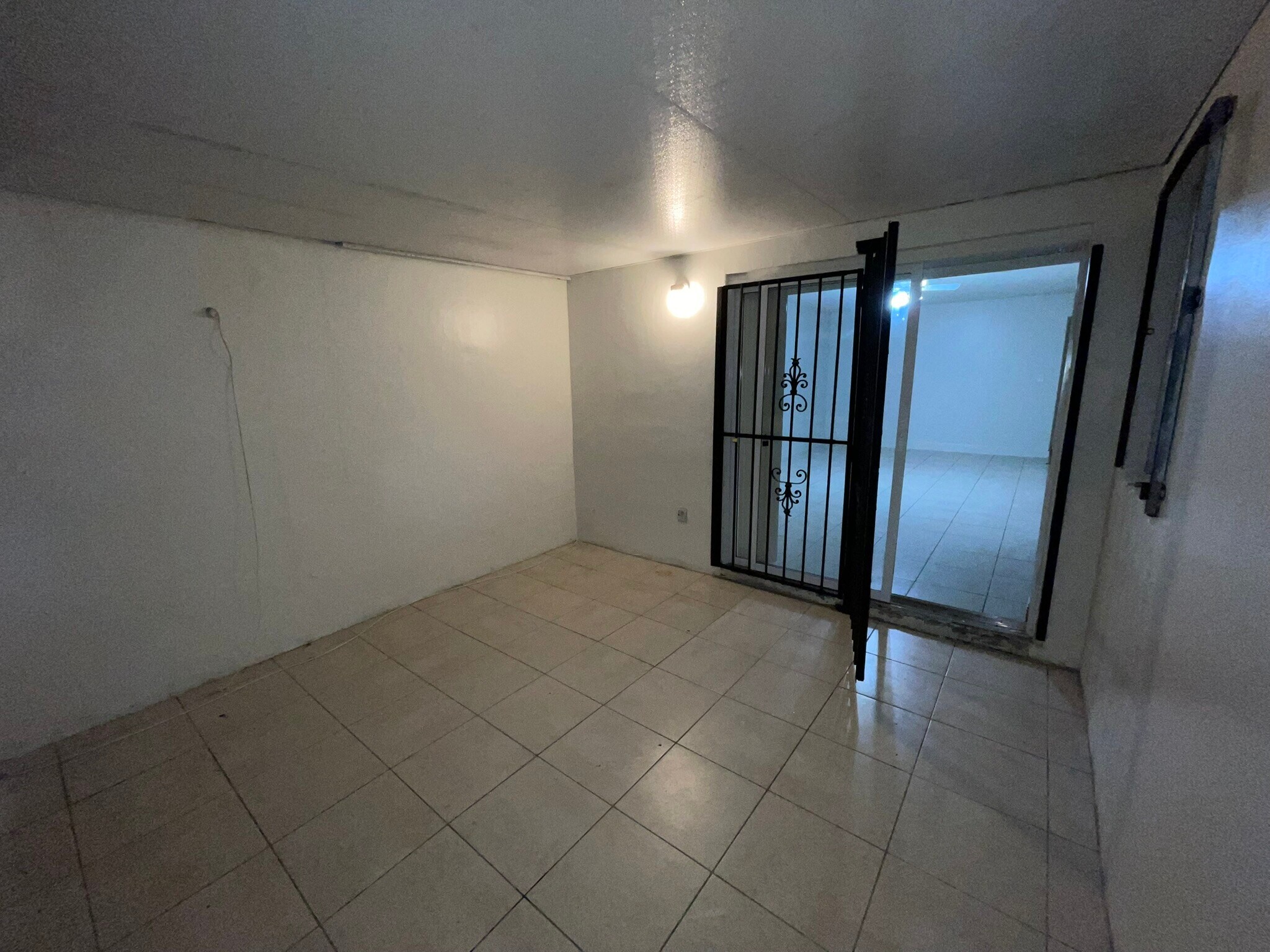 Building Photo - 5953 NW 25th Ct