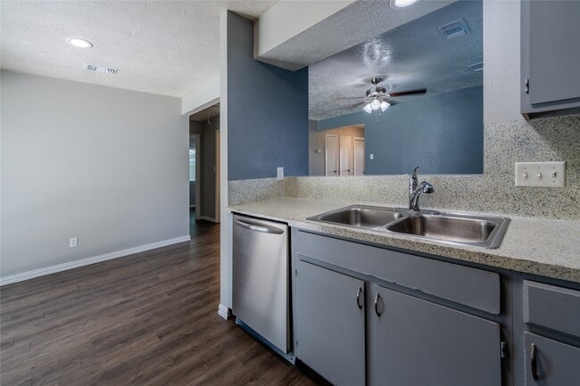 Building Photo - 2027 Alabama St