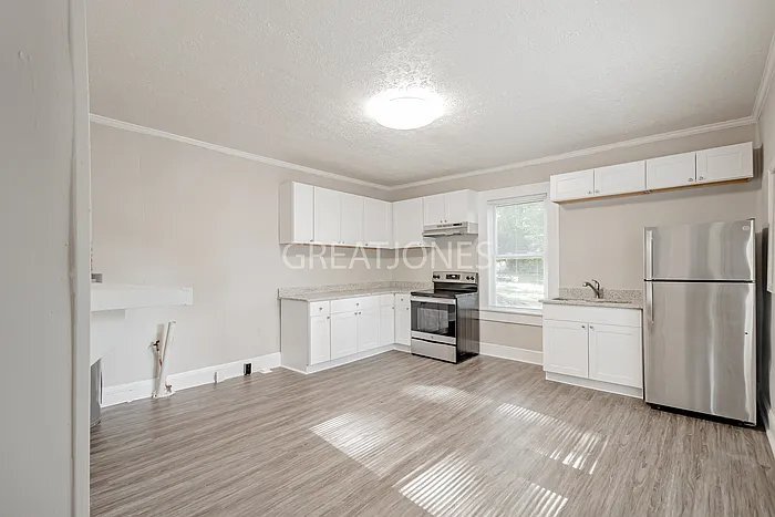 Building Photo - 1000 3rd Ave