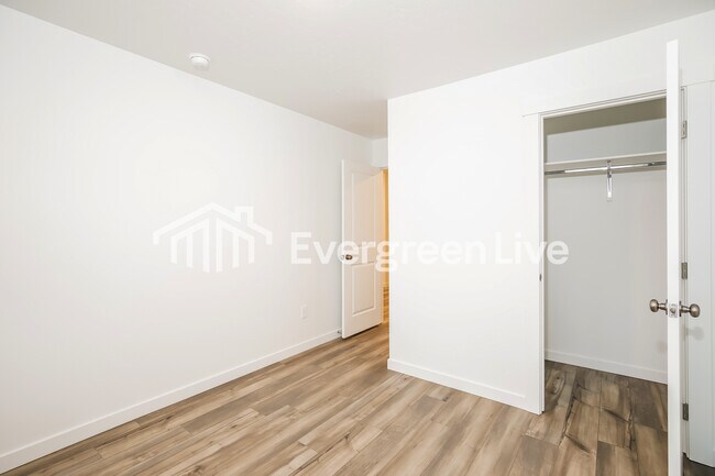 Building Photo - 2451 W Pollinator Dr