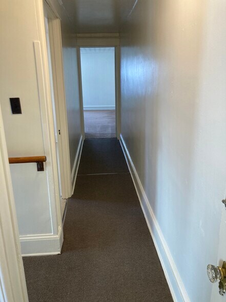 Building Photo - 117 N Montour St