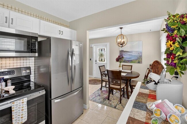 Building Photo - 202 Bedford St