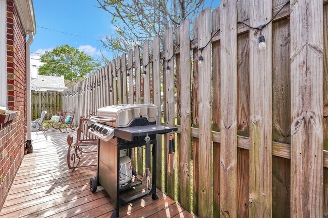 Building Photo - Beautiful Home in Desirable Ardsley Park