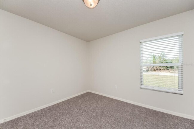 Building Photo - 230 Hyacinth Ct